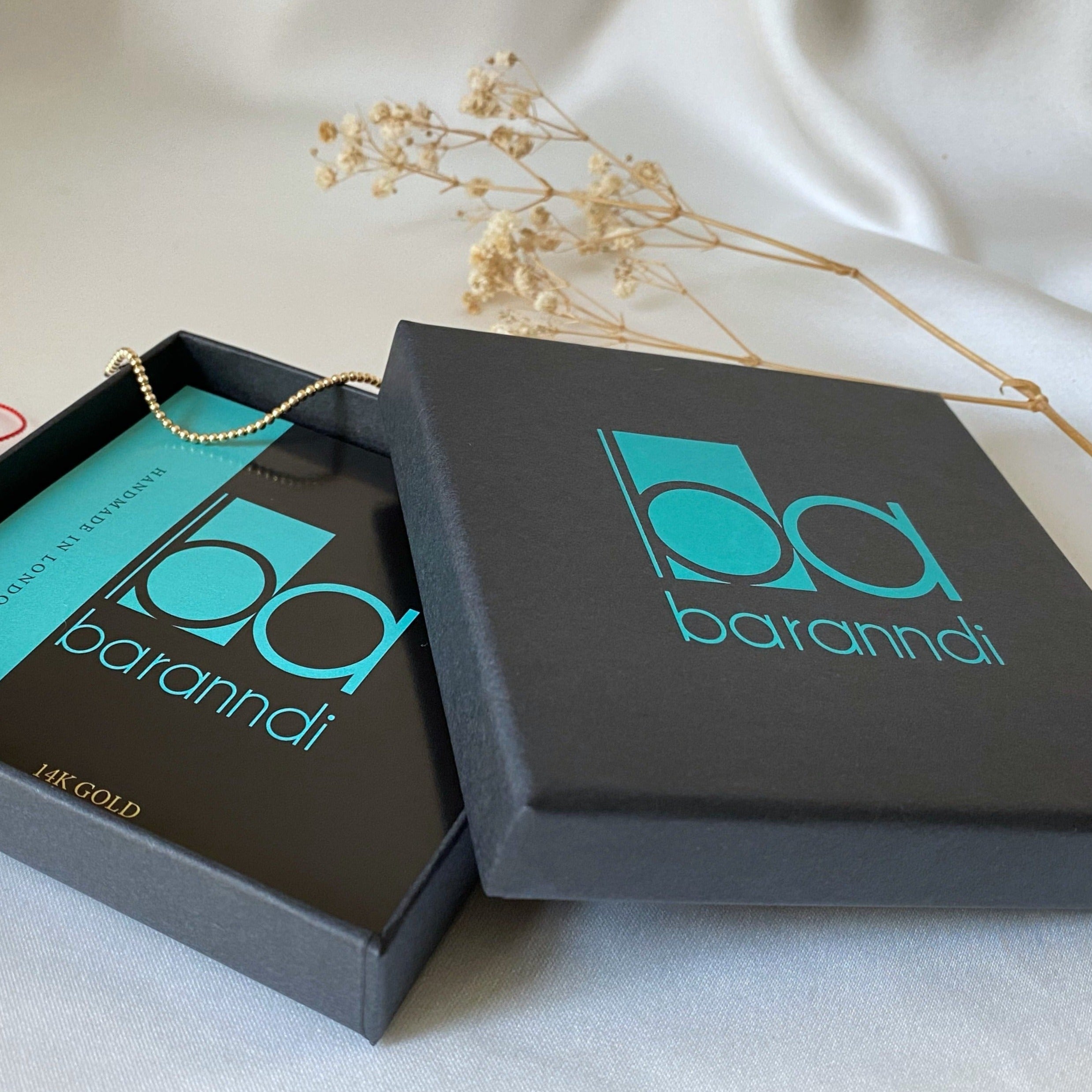 3 Gold beads string bracelet