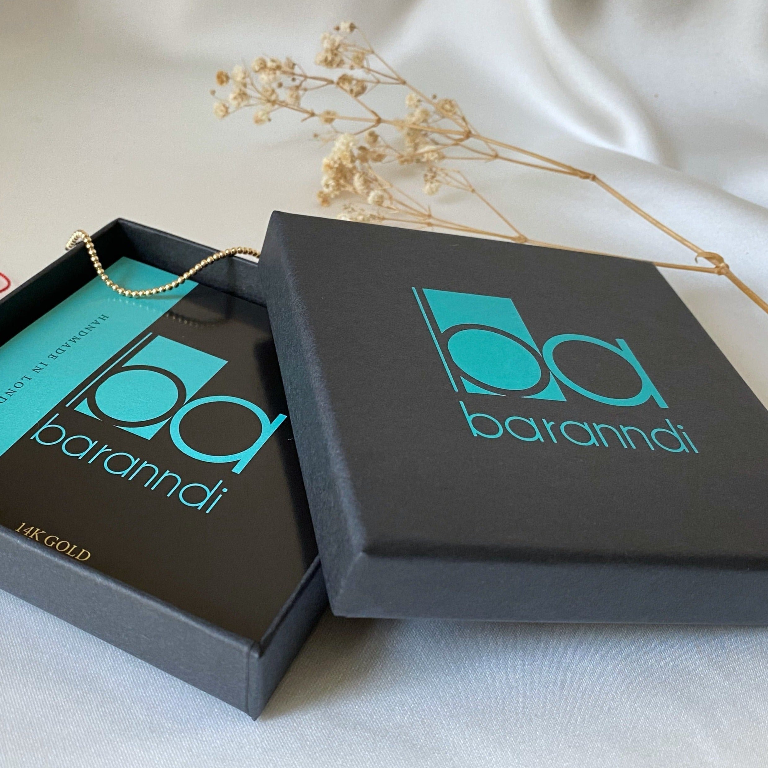 PULSERA SIETE DE LA SUERTE DE ORO 14K